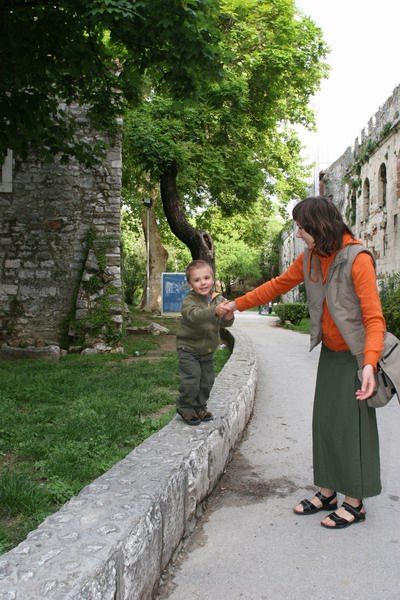 Chorwacja - Split - paac Dioklecjana - spacer wzdu zewntrznego muru.