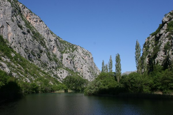 Chorwacja - dolina rzeki Cetina.
